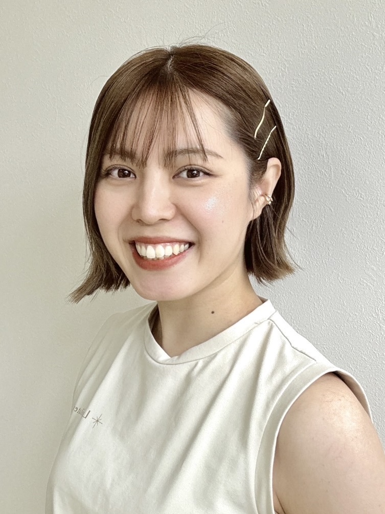 La pilates江坂店の女性インストラクター