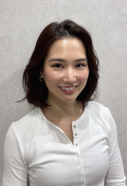 La pilates福岡天神店の女性インストラクター