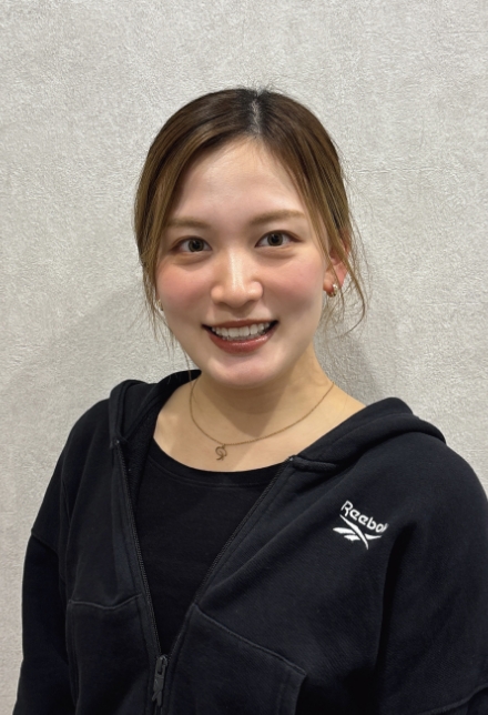 La pilates福岡天神店の女性インストラクター