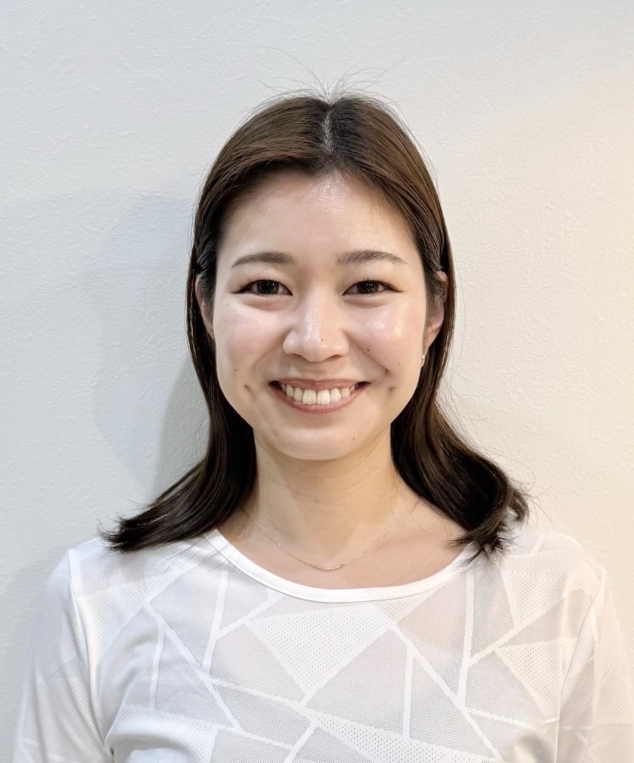 La pilates梅田店の女性インストラクター